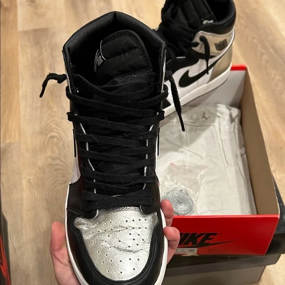 Air Jordan 1 High - Picture 3 of 5